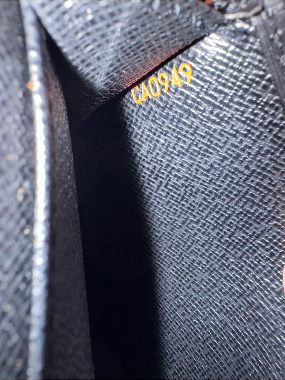 Louis Vuitton Black Epi Leather Card & Key Holder - Picture 6 of 8